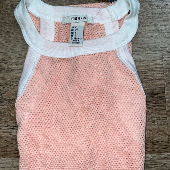 FOREVER 21 CORAL KNIT HALTER TOP 💗 - Picture 2 of 3